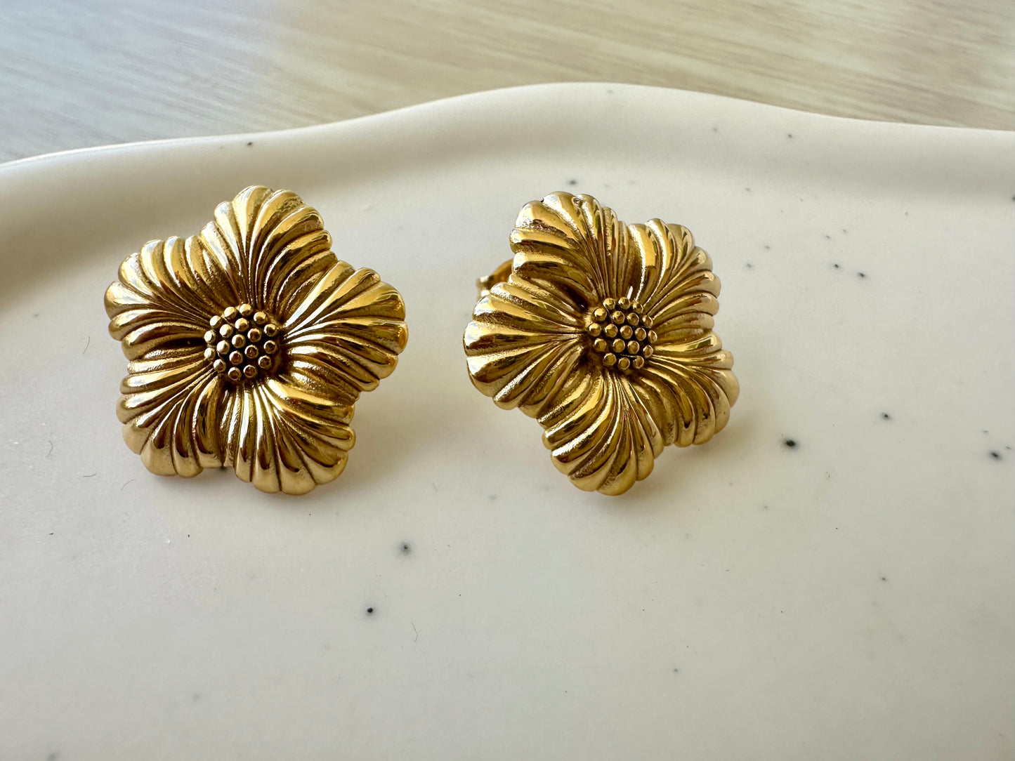 18k gold plated stainless steel flower earrings