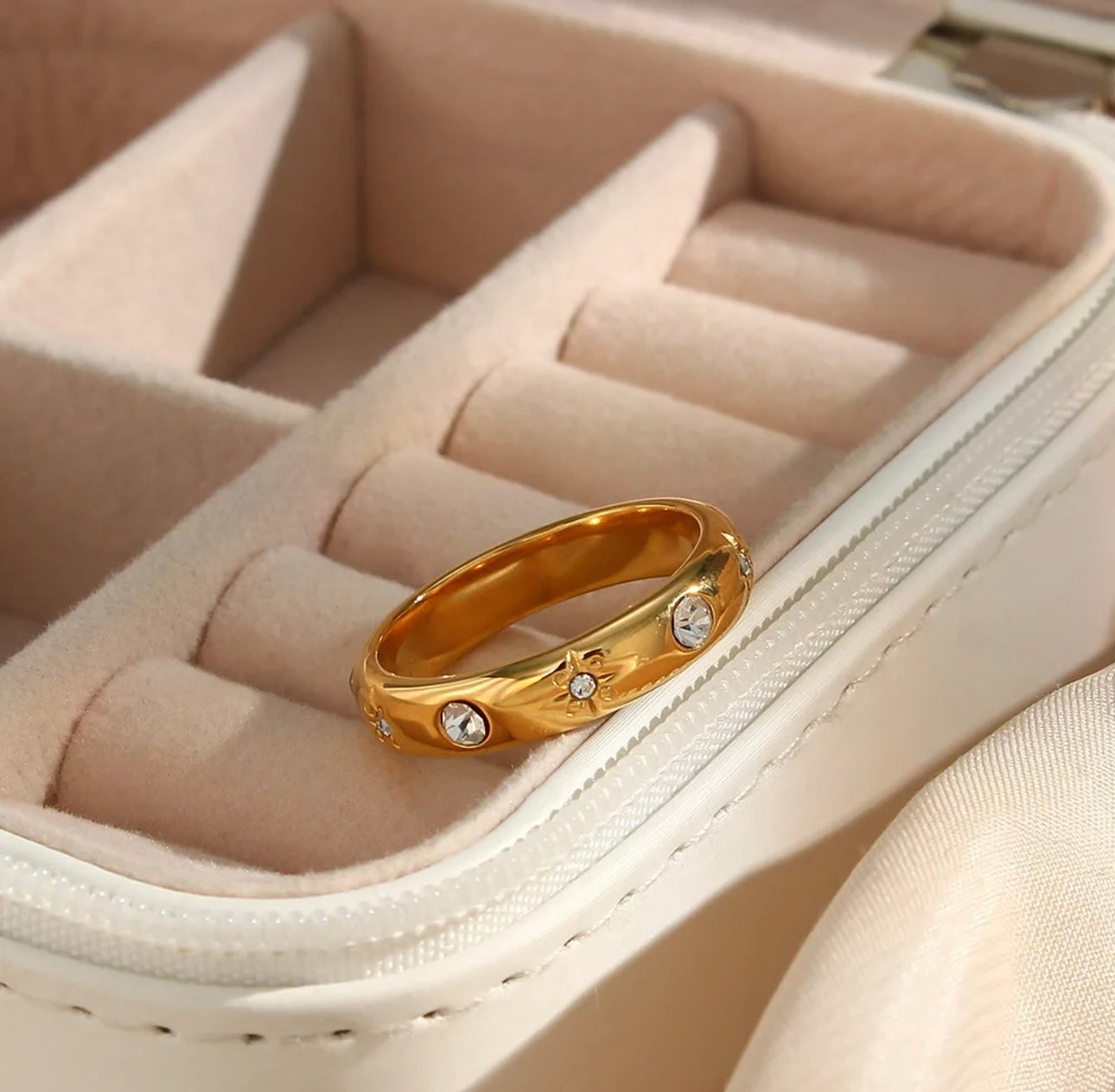 Anillo de compromiso  de mujer  acero inoxidable chapado en oro 18 k