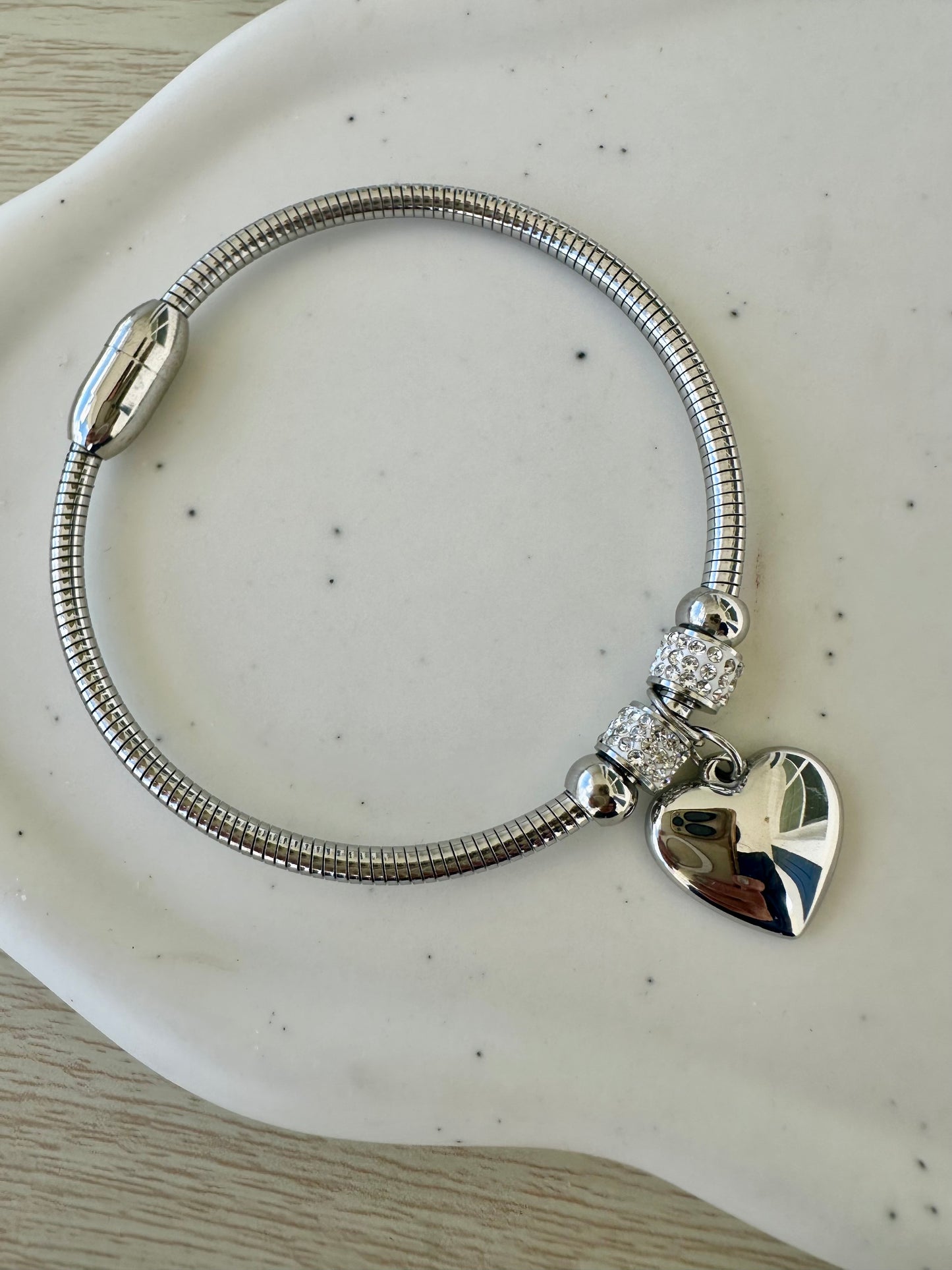 Bilelik stainless steel bracelet with heart charms