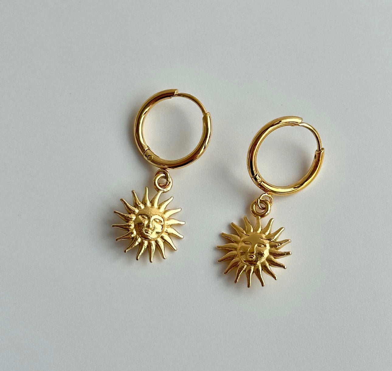 18k gold vintage hoop earrings