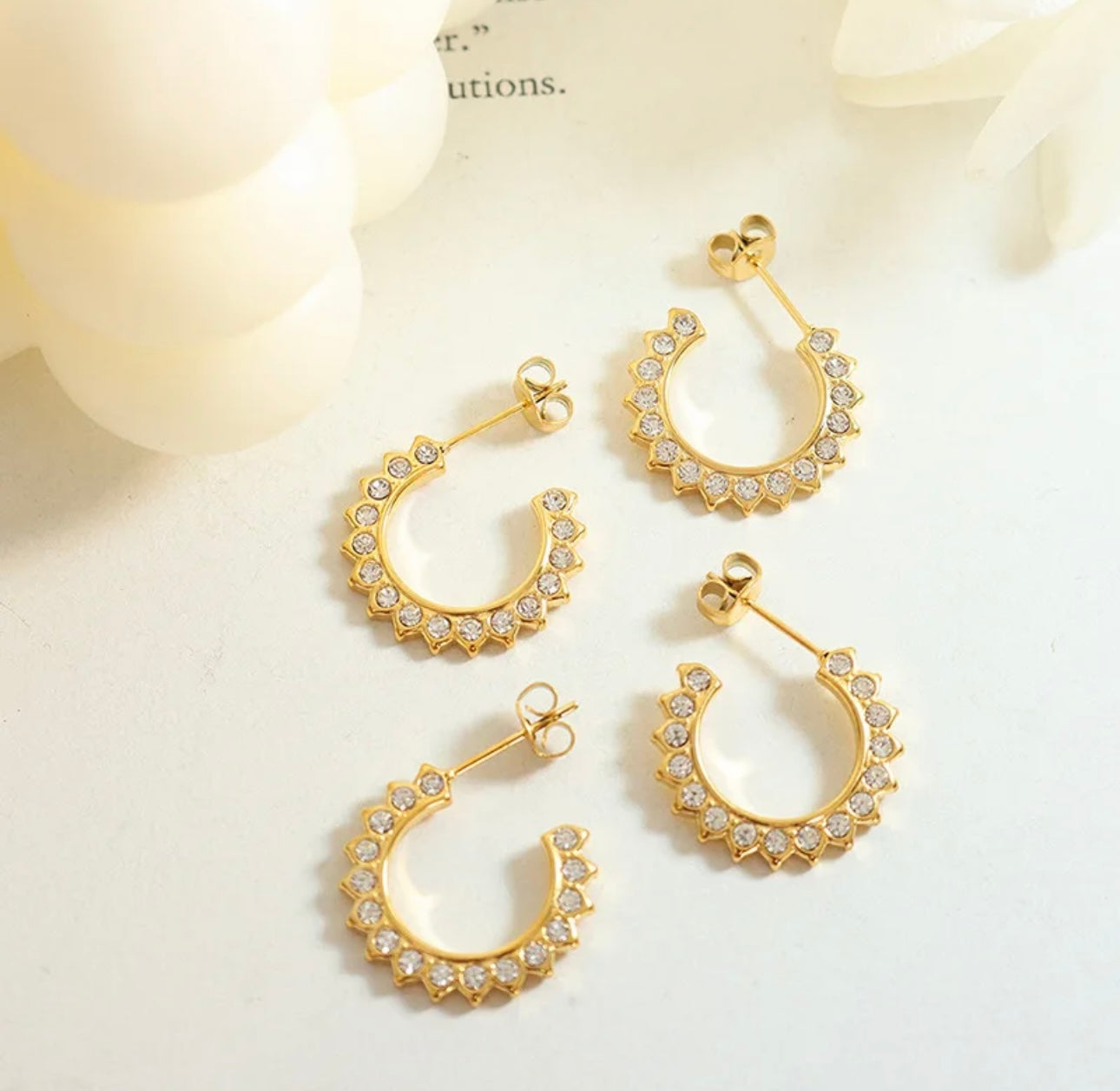 Sunflower shaped earrings with cubic zirconia, 18k gold plated