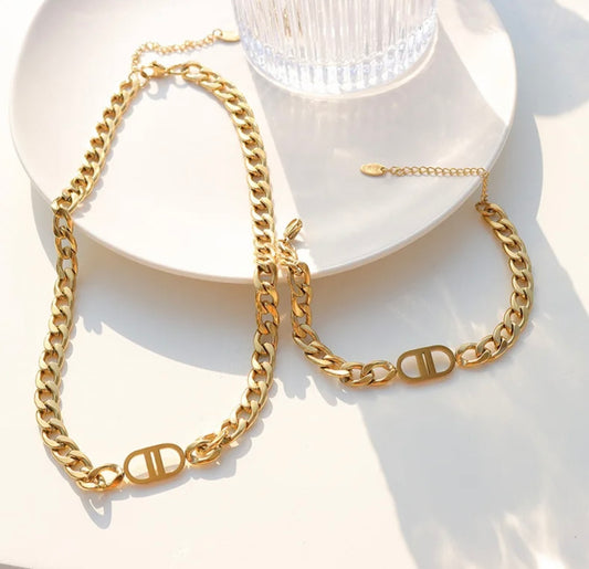 2-piece set: Necklace and bracelet, 18k gold plated