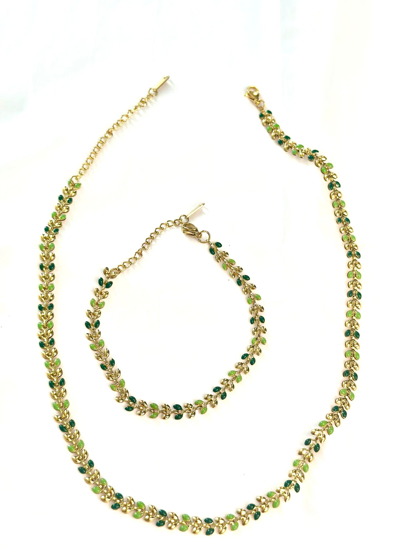 2 pieces set: 18K gold necklace and bracelet set in the shape of an olive leaf